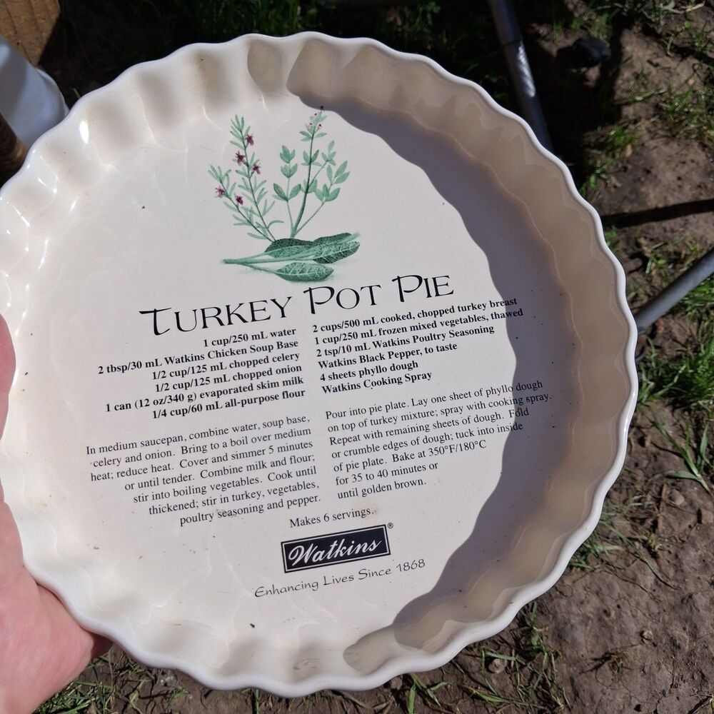 Watkins Turkey Pot Pie Recipe Plate Ceramic Scalloped Baking Dish